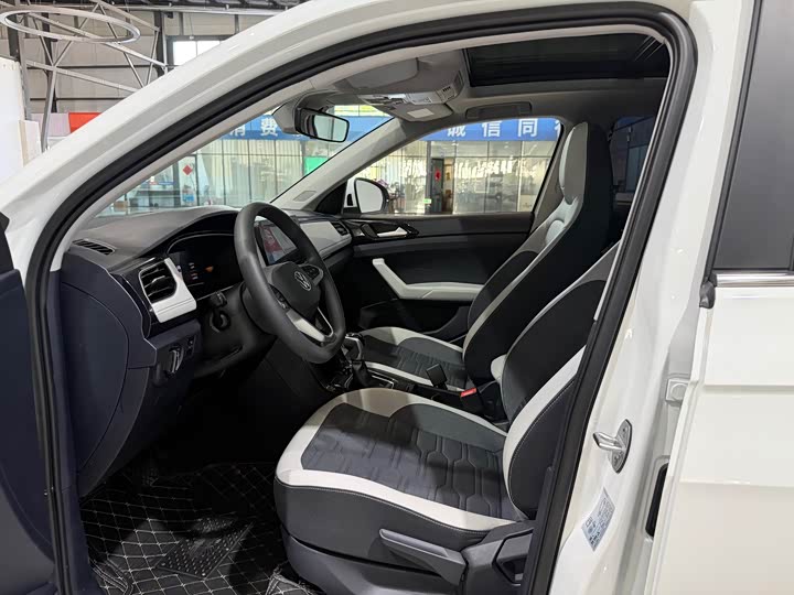 Volkswagen Tharu 2025 2025款 新锐 1.5L 锐意版