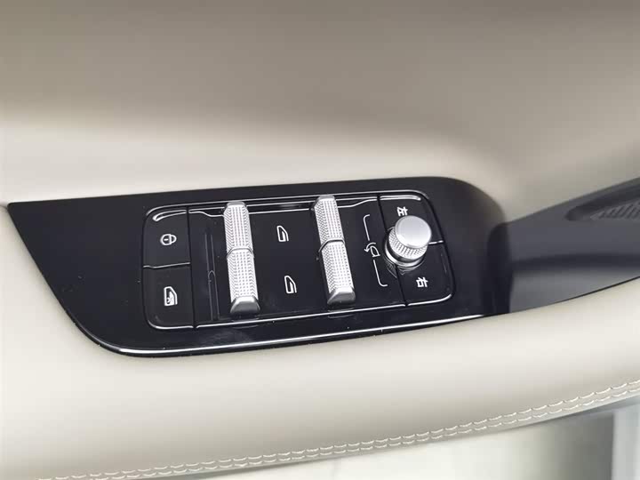 Geely Atlas L 2025 2025款 第四代 2.0TD DCT 热爱