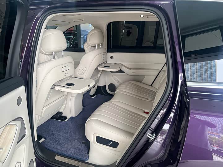 Aito M8 2025 2025款 增程 Max+版 53.4kWh 5座版 (192线激光雷达）