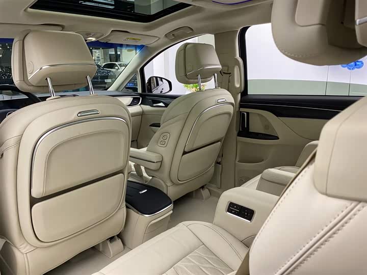Фото 8 - Buick GL8 ES