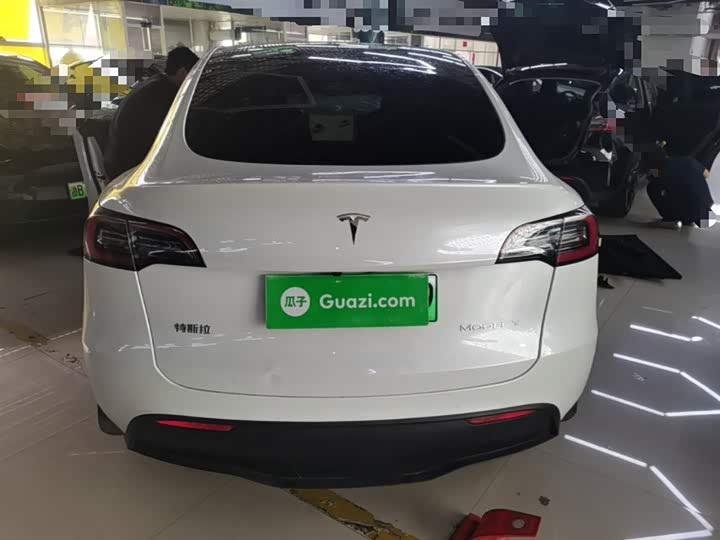 Фото 6 - Tesla Model Y
