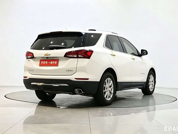 Фото 5 - Chevrolet Equinox