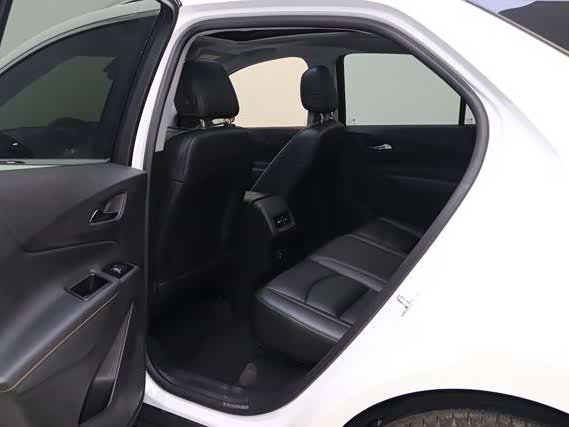 Фото 7 - Chevrolet Equinox