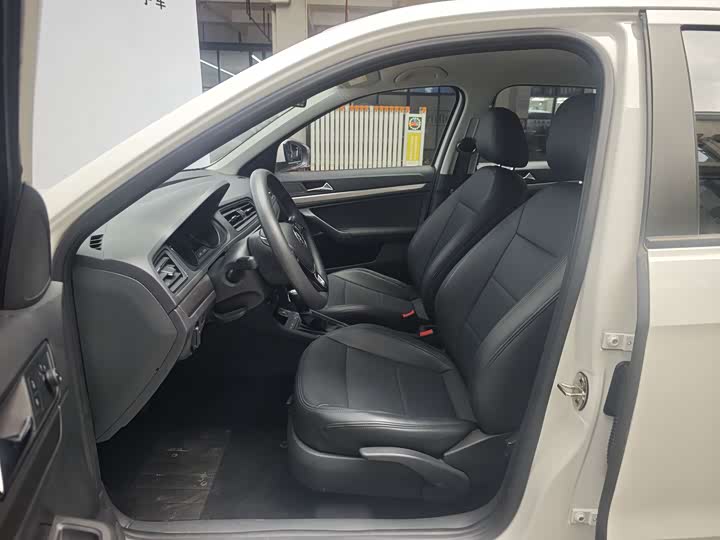 Фото 8 - Volkswagen Lavida