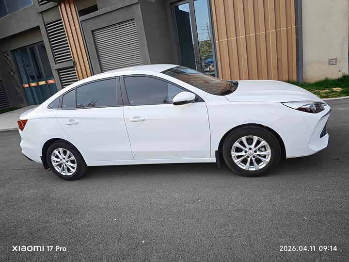 Фото 4 - Roewe i5
