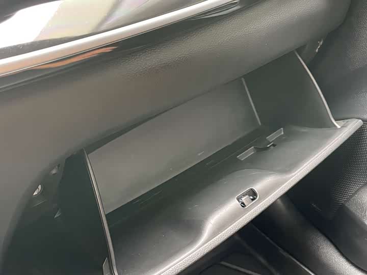Kia KX1 2021 2021款 1.4L CVT趣享天窗款
