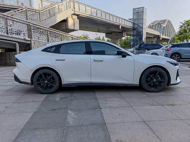 Zdjęcie 7 - Changan UNI-V