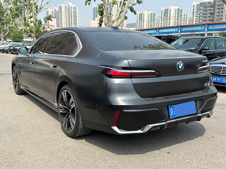 Фото 5 - BMW 7 Series