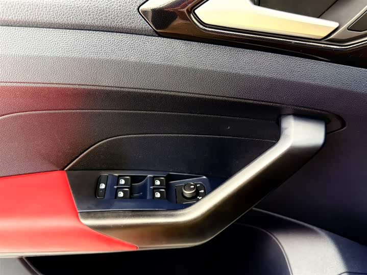 Volkswagen Tharu 2025 2025款 新锐 1.5L 锐进版
