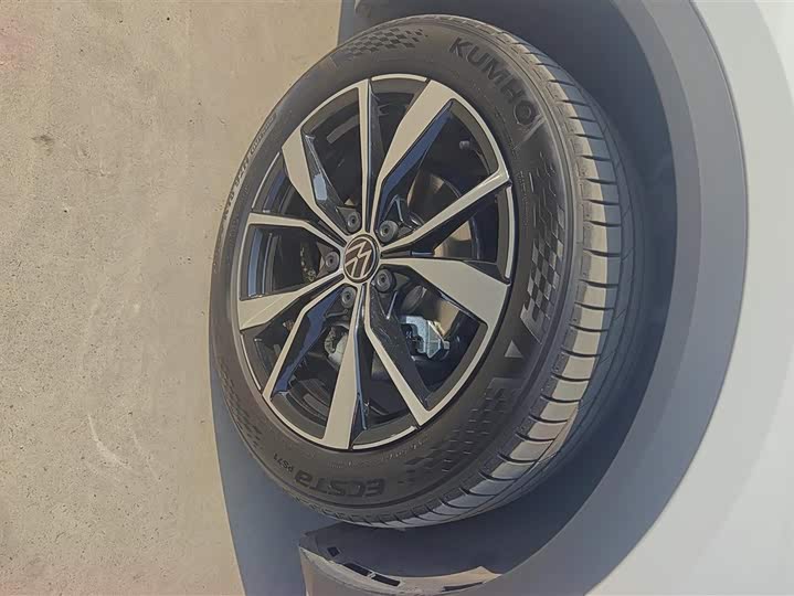 Фото 6 - Volkswagen T-Roc