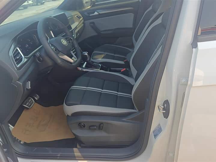 Фото 9 - Volkswagen T-Roc