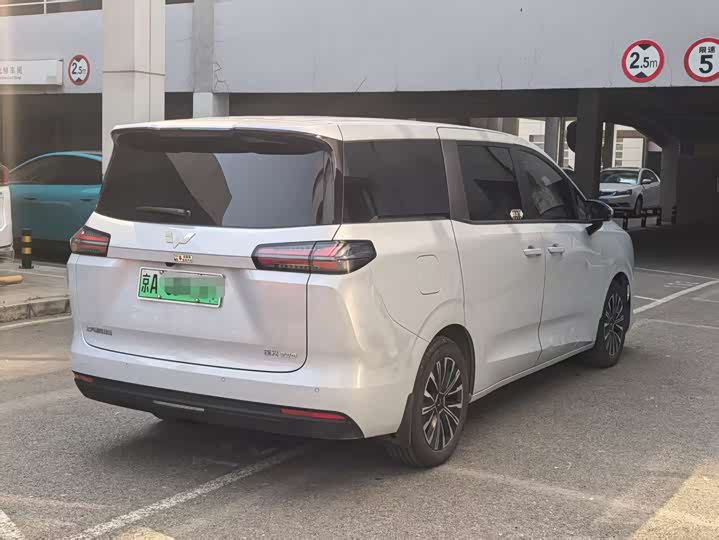 Wuling Starlight 730 Hybrid/EV 2025 2025款 插混 125km 豪华型