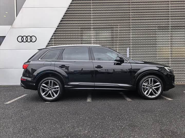 Audi Q7 2025 2025款 55 TFSI quattro S line运动型