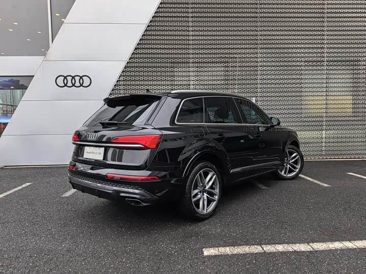 Audi Q7 2025 2025款 55 TFSI quattro S line运动型