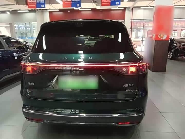 Aito M8 2025 2025款 增程 Ultra版 53.4kWh 6座版 (192线激光雷达）