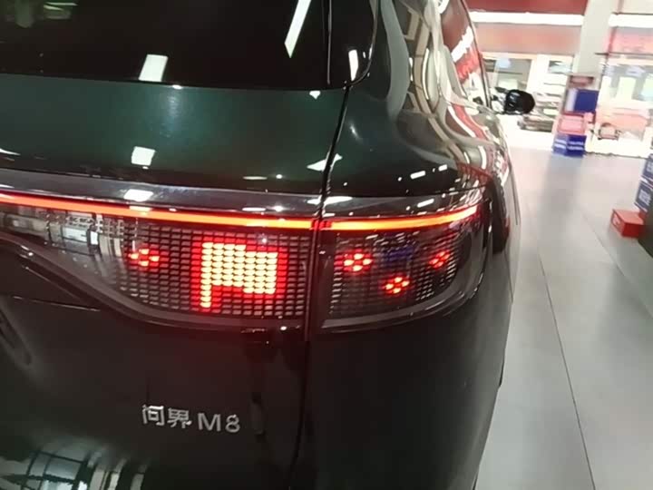Aito M8 2025 2025款 增程 Ultra版 53.4kWh 6座版 (192线激光雷达）