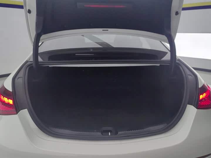 Фото 4 - Mercedes-Benz C-Class