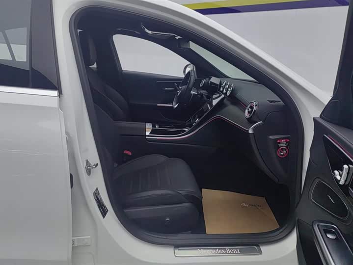 Фото 8 - Mercedes-Benz C-Class