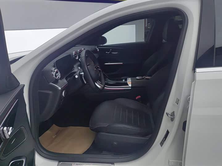 Фото 9 - Mercedes-Benz C-Class