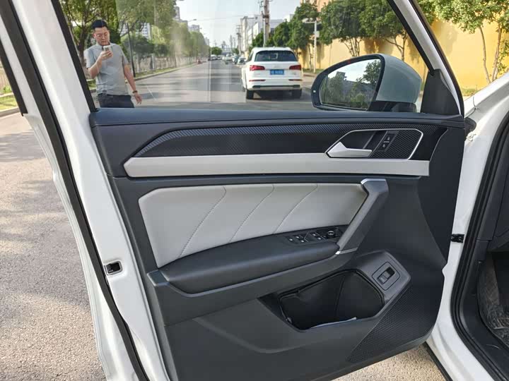 Фото 7 - Volkswagen Tayron