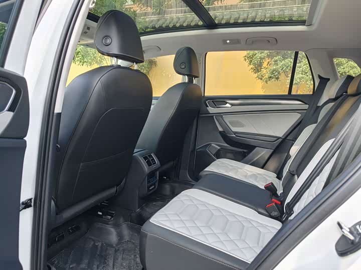 Фото 8 - Volkswagen Tayron