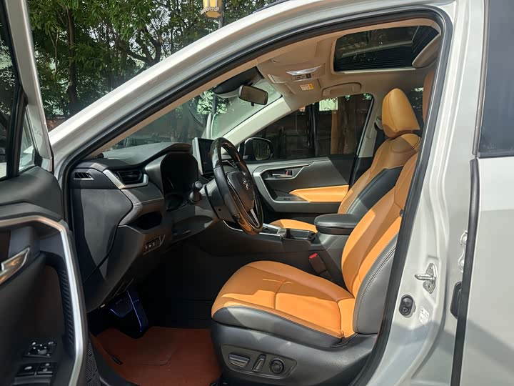 Toyota RAV4 2021 2021款 双擎 2.5L E-CVT两驱精英版