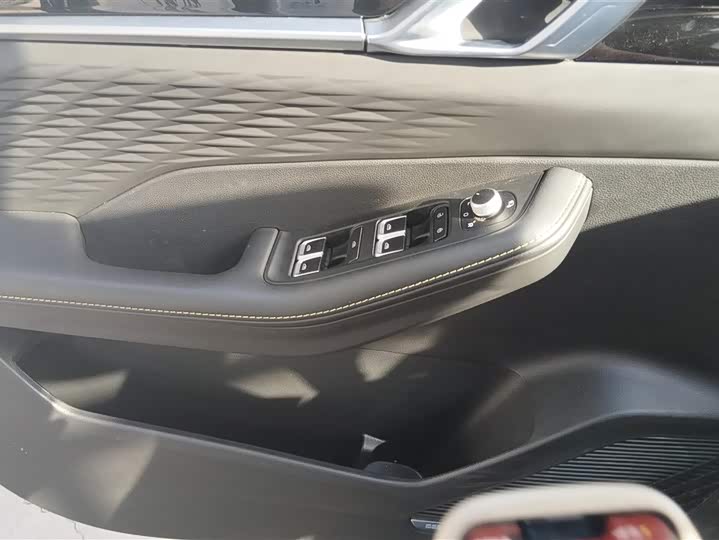 Geely Coolray 2025 2025款 缤越L 1.5TD DCT 星耀