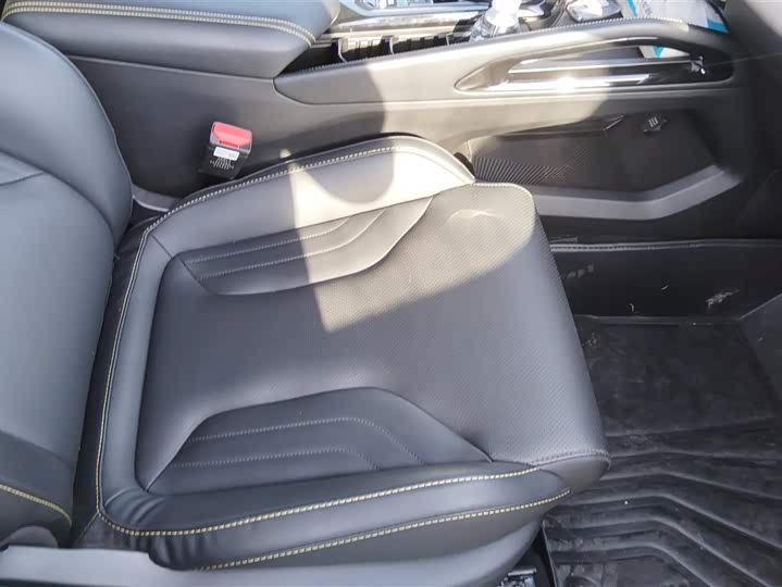 Geely Coolray 2025 2025款 缤越L 1.5TD DCT 星耀