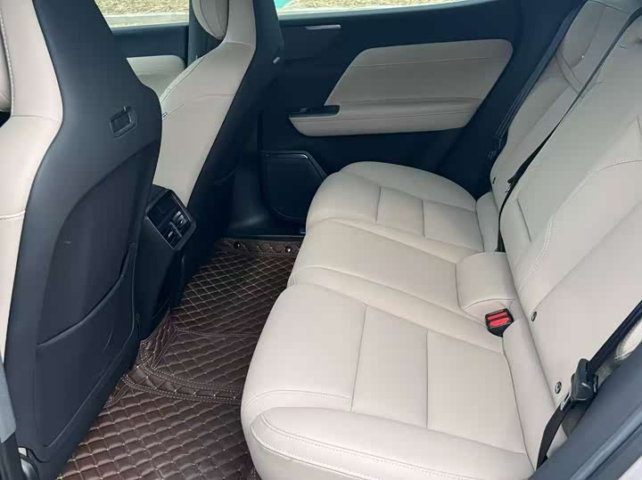 Volvo XC70 Hybrid 2026 2026款 四驱超长续航Core