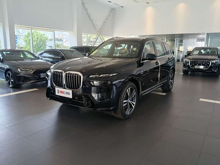 BMW X7 2024 2024款 xDrive40i 尊享型M运动套装
