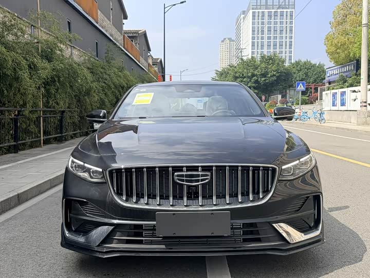 Фото 2 - Geely Preface