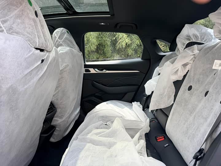 Фото 9 - Geely Preface