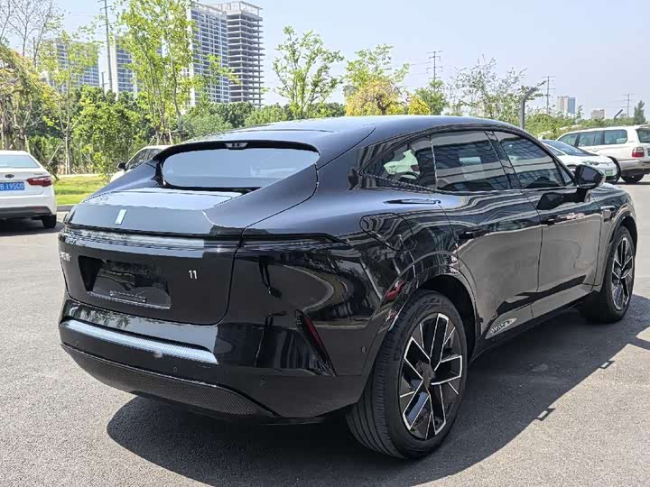 2025 Avatr 11