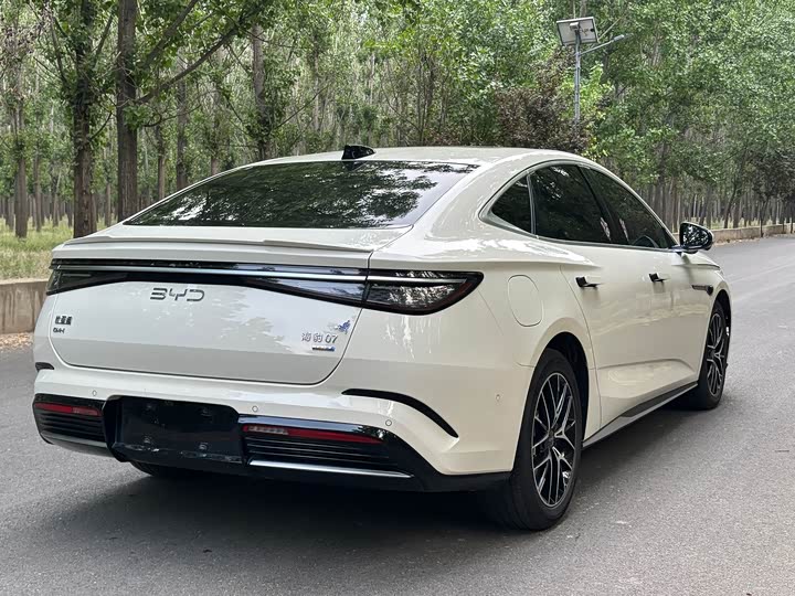 BYD Seal 07 DM-i Hybrid 2025 2025款 智驾版 DM-i 1.5L 125km 尊贵型