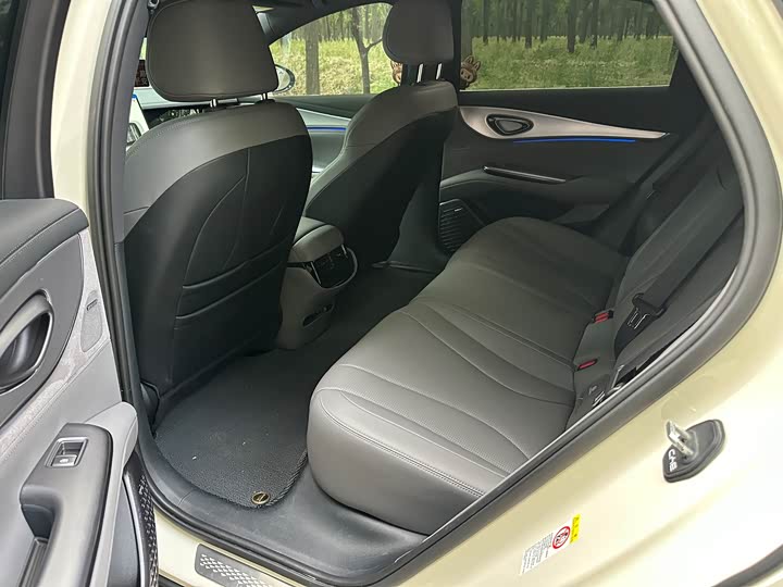 BYD Seal 07 DM-i Hybrid 2025 2025款 智驾版 DM-i 1.5L 125km 尊贵型