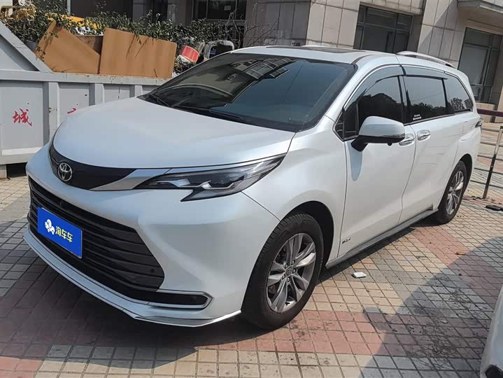 Toyota Sienna 2024 2024款 2.5L混动 四驱豪华版