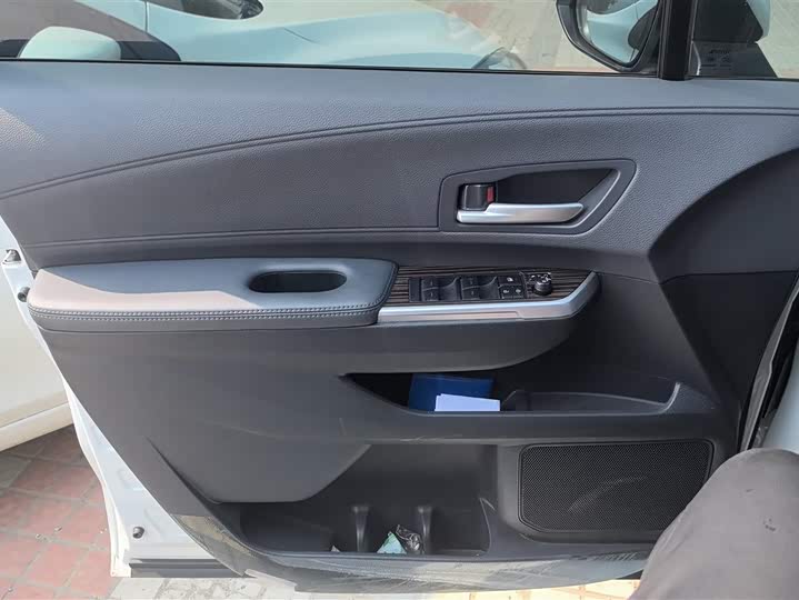 Toyota Sienna 2024 2024款 2.5L混动 四驱豪华版