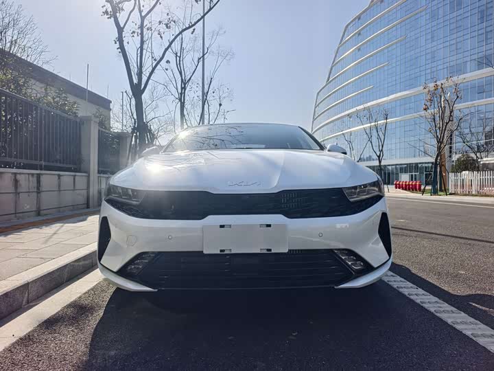 Фото 2 - Kia K5