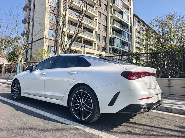 Фото 5 - Kia K5