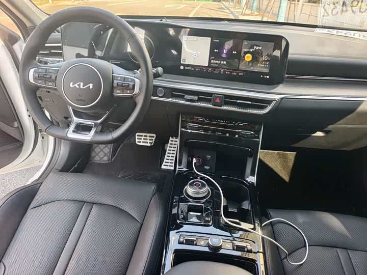 Фото 8 - Kia K5