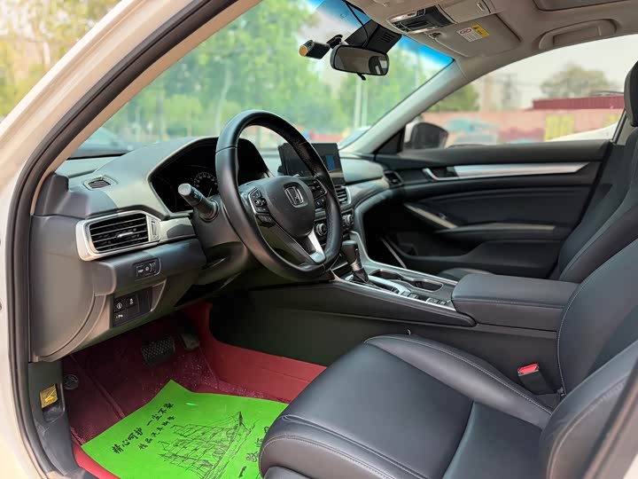 Фото 4 - Honda Accord