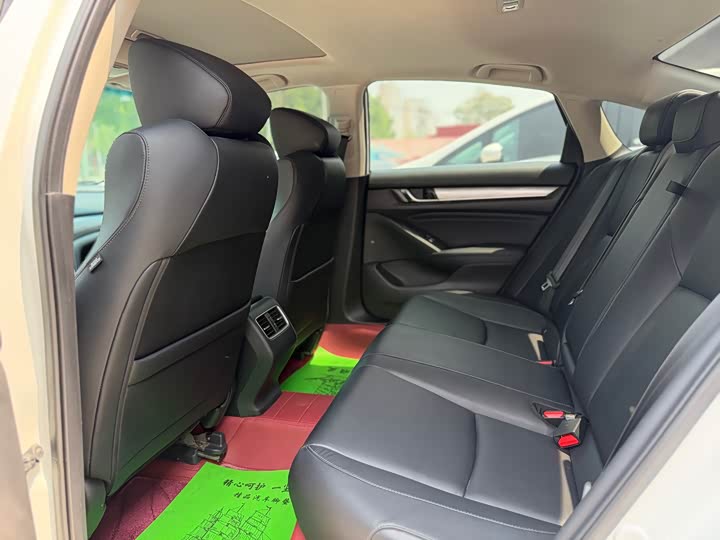 Фото 5 - Honda Accord