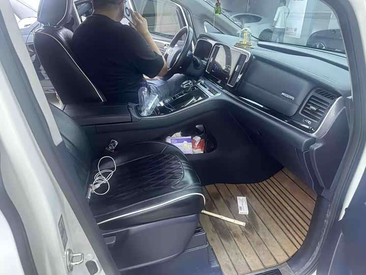 GAC Trumpchi M8 2021 2021款 领秀系列 390T 尊享版