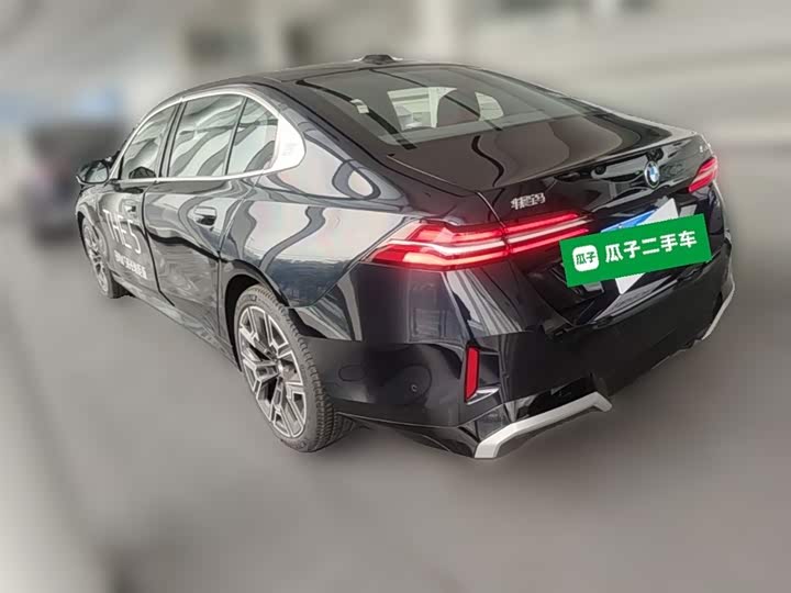 Фото 9 - BMW 5 Series