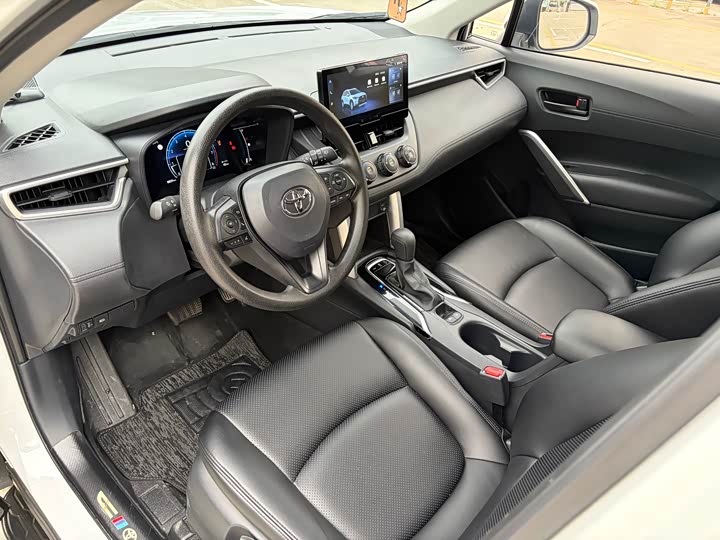 Фото 4 - Toyota Corolla Cross
