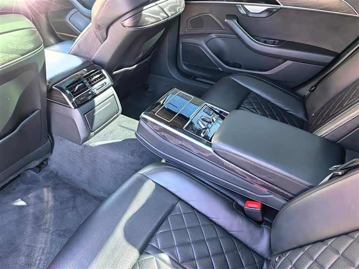 Audi A8 2021 2021款 A8L 50 TFSI quattro 舒适型