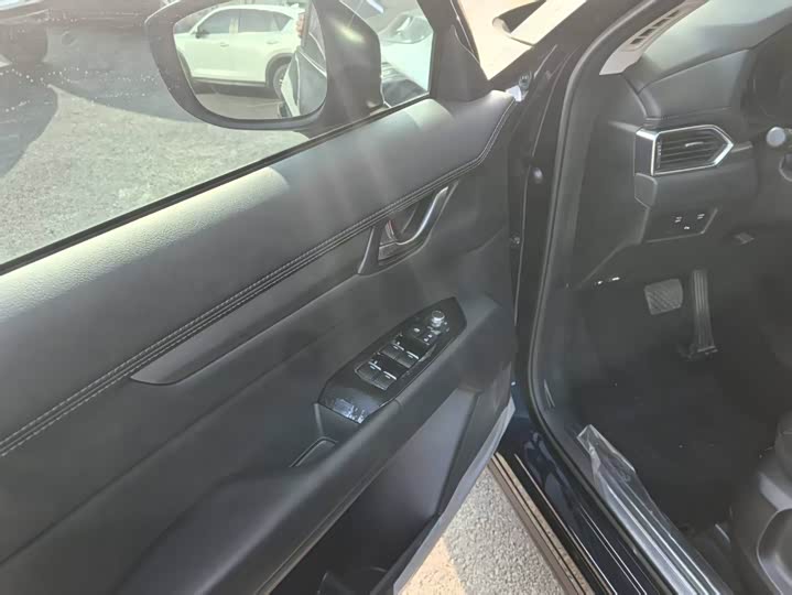 Фото 8 - Mazda CX-5