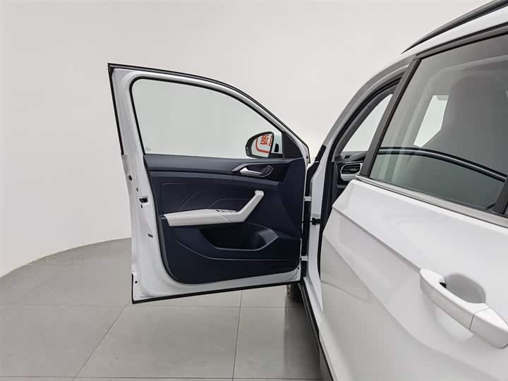 Volkswagen Tharu 2025 2025款 新锐 1.5L 锐意版