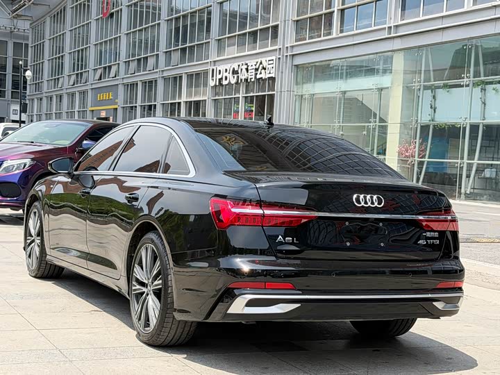 Фото 5 - Audi A6L