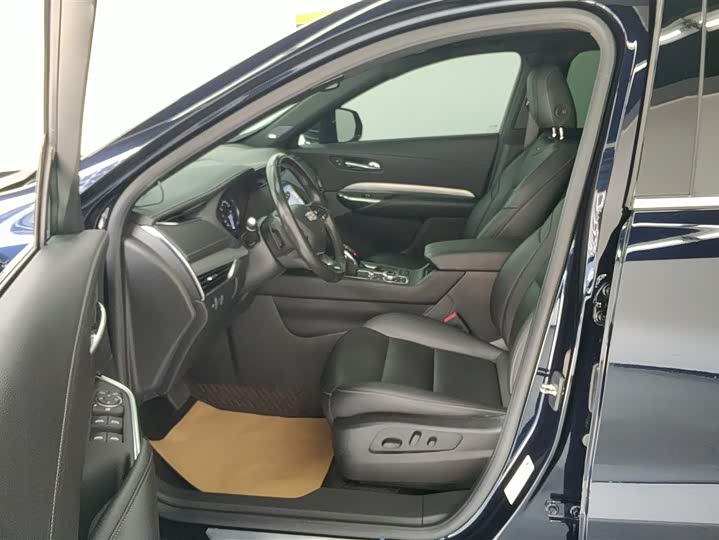 صورة 9 - Cadillac XT4
